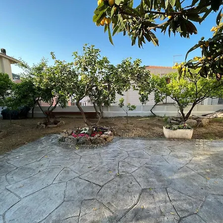 Con Giardino E Posto Auto * סיניסקולה