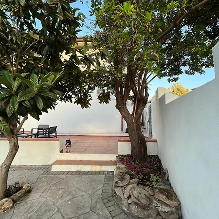 Con Giardino E Posto Auto Siniscola